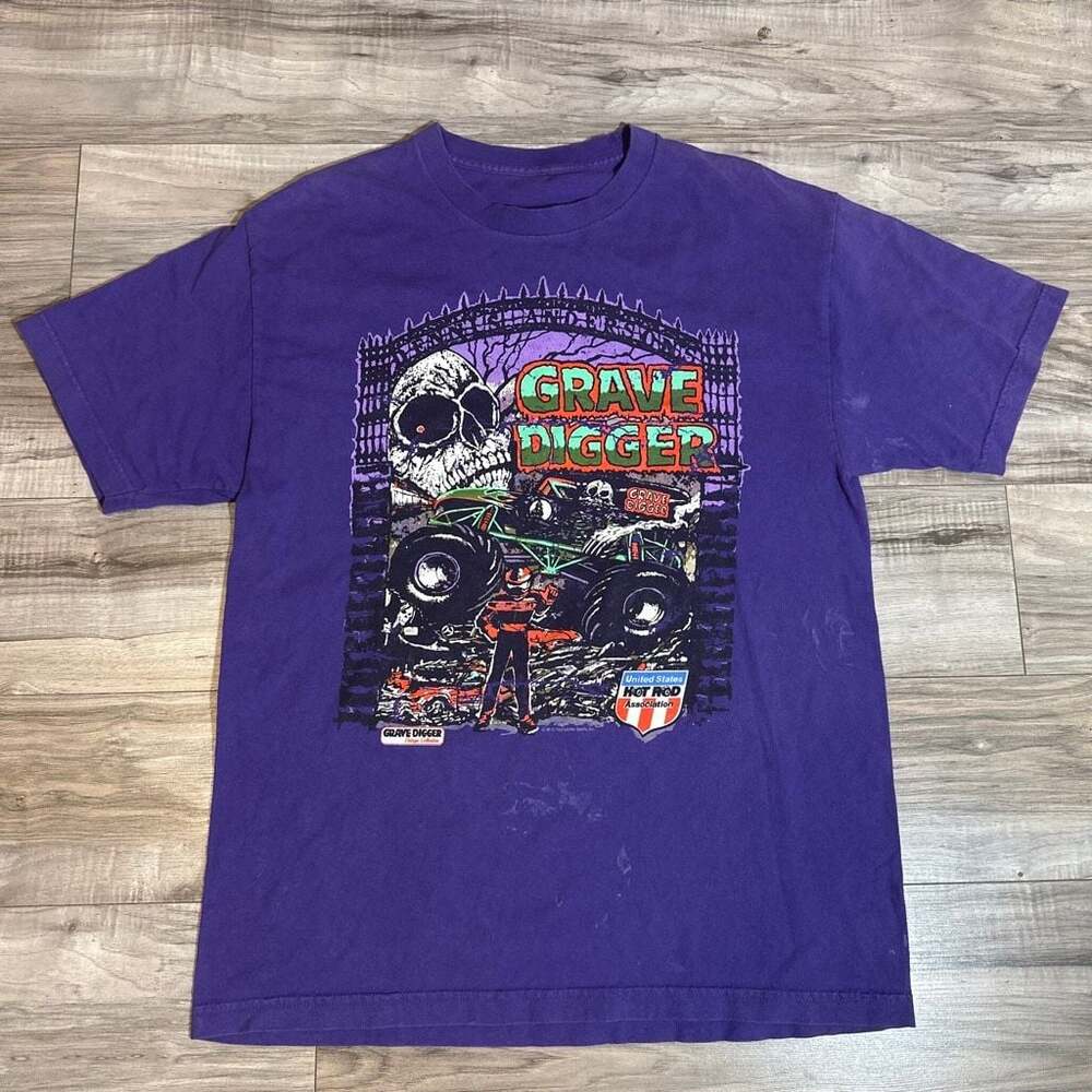 Vintage Grave Digger Monster Truck Graphic T-Shirt